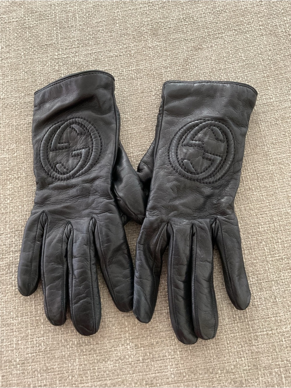 Gucci Black Leather Women’s Gloves with Embossed Double G